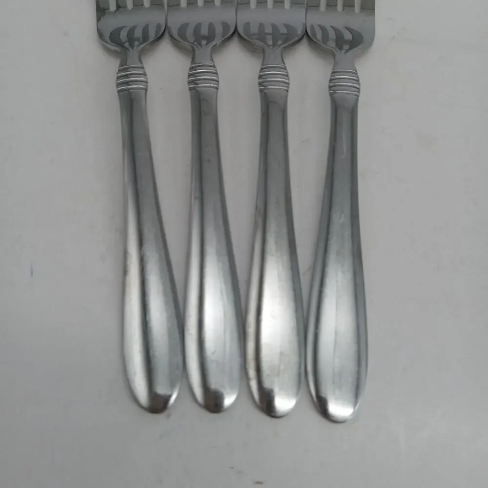 4X DF Oneida Banbury Pattern Stainless Steel Flatware Dinner Forks